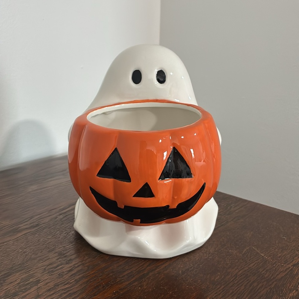 NWT- Hand Painted Ceramic Halloween Ghost & Jack-o-lantern Pumpkin Bowl